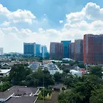 Comfort 2Br At Bona Vista Apartment By Travelio